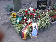 Herbert's grave with wreath from the city of Berlin