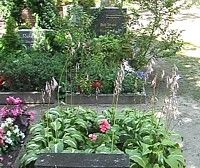 Herbert's grave w/o stone, back view